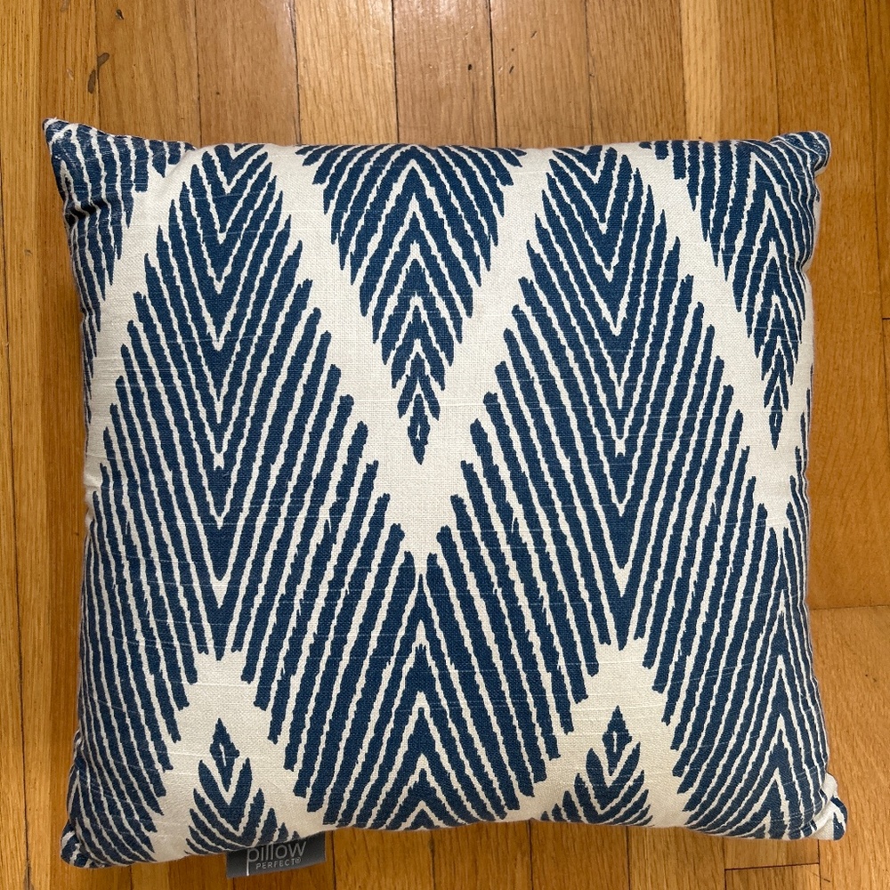 Printed throw pillow